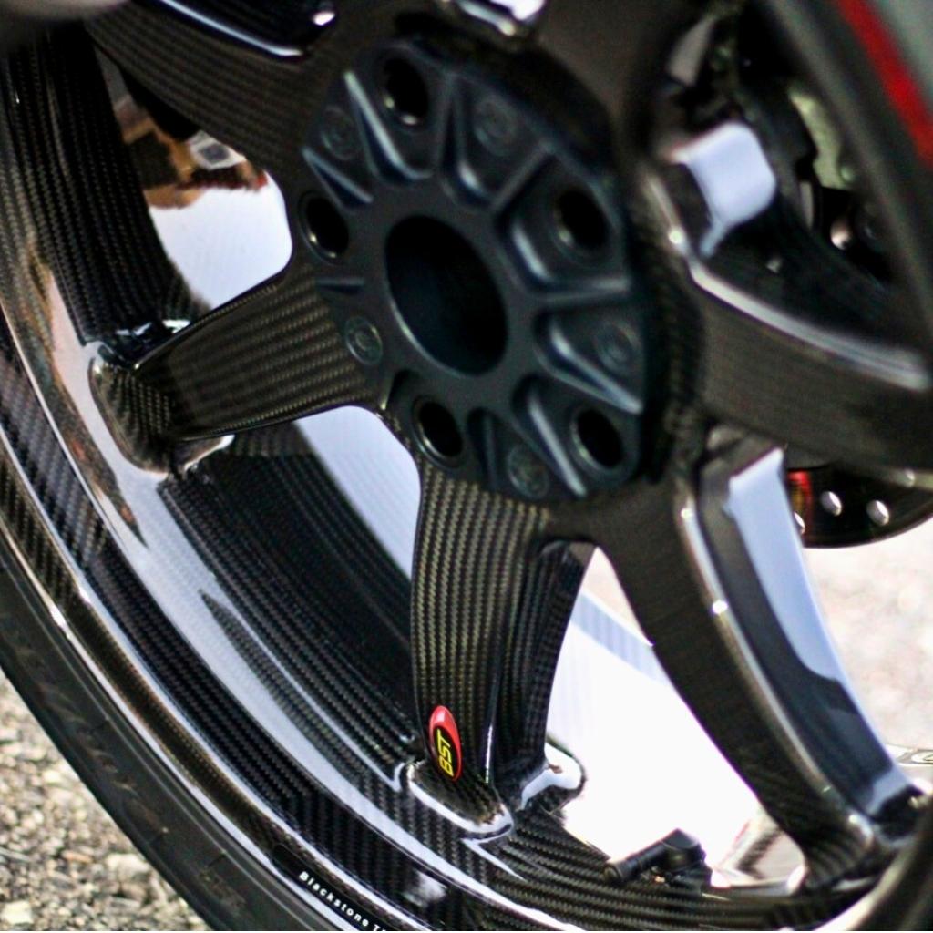 MAMBA 7 - Carbon Fiber Wheels (Superbike / Drag Racing / Sport Tourer)