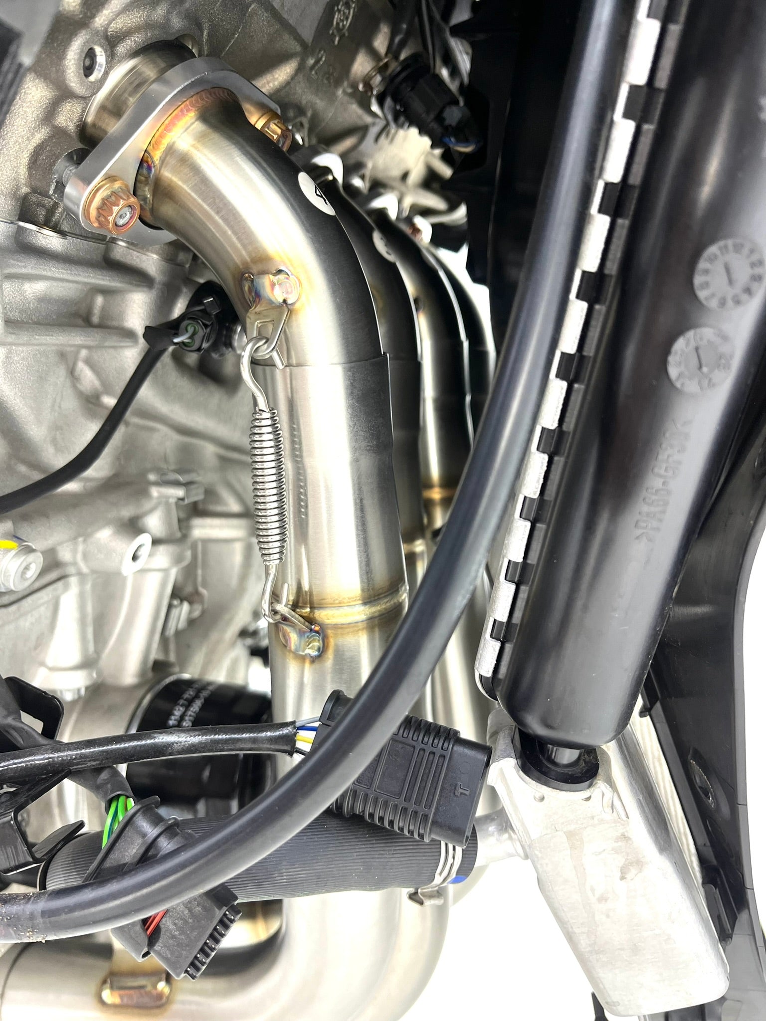 Arata Slip-ons & Full Exhaust Systems